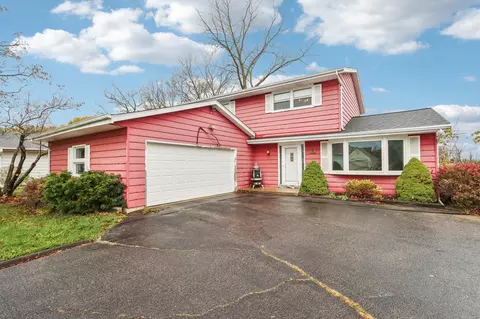 2956 Northbridge, Racine, WI 53404