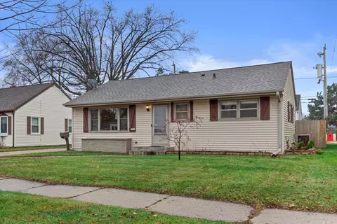 948 Lincoln, West Bend, WI 53095