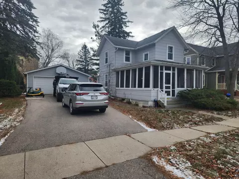 231 S S Spg, Columbus, WI 53925