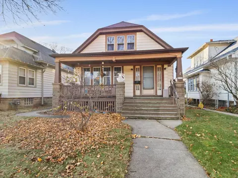 3135 S Taylor, Milwaukee, WI 53207