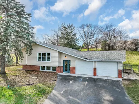 w250s3879 Center, Waukesha, WI 53189