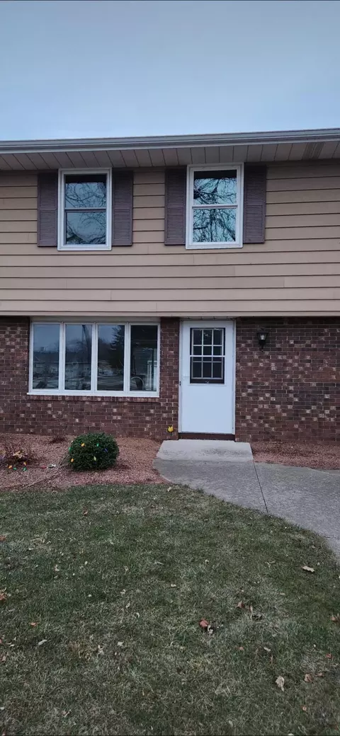 203 S 11th #C, Oostburg, WI 53070