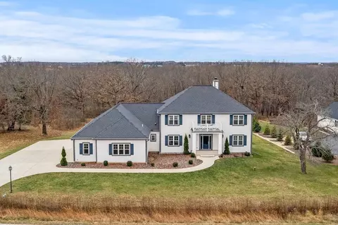 n6199 Oak Ridge Court, Lafayette, WI 53121