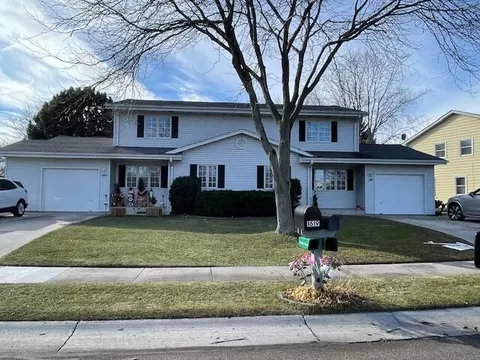 1619 Parkway #1621, Port Washington, WI 53074