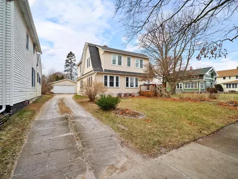 524 N 4th, Manitowoc, WI 54220