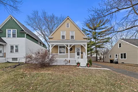 2621 N Wauwatosa, Wauwatosa, WI 53213