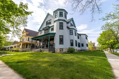 1027 Cameron, La Crosse, WI 54601
