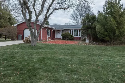 5 Riverdale, Watertown, WI 53094