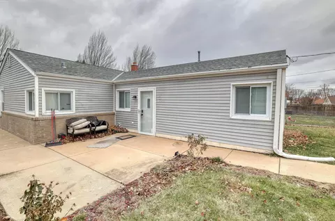 2088 S 57th, West Allis, WI 53219