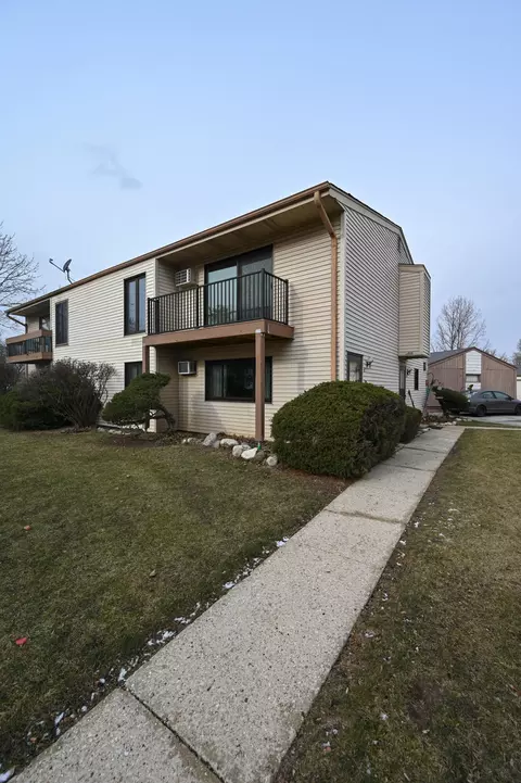 1888 Haymarket #4, Waukesha, WI 53189