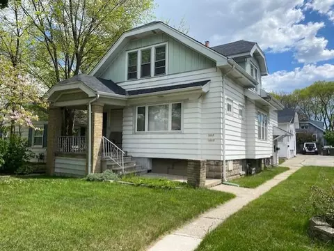 2206 S 76th #2208, West Allis, WI 53219