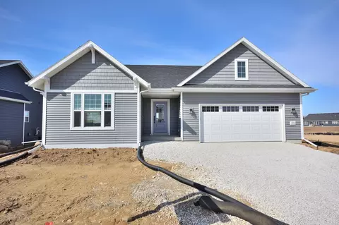 1350 Arrowood, Oconomowoc, WI 53066