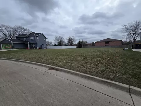 90 W Stuth, West Allis, WI 53214