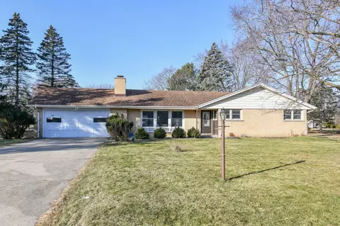 2765 Burlawn, Brookfield, WI 53005