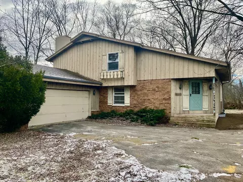 s76w20183 Sunny Hl, Muskego, WI 53150