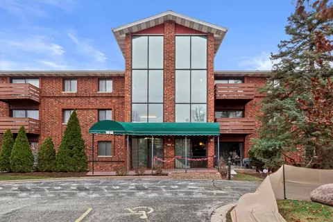 1618 S 115th #102, West Allis, WI 53214
