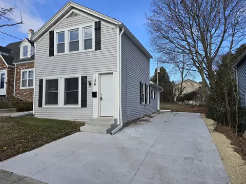 126 E Dodge, Port Washington, WI 53074