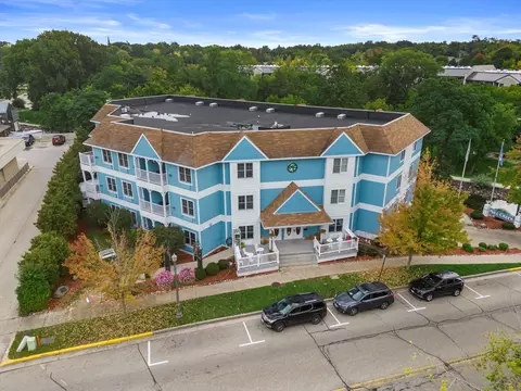 123 Center #104, Lake Geneva, WI 53147