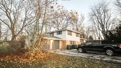 5570 S 116th, Hales Corners, WI 53130