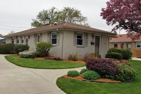 1421 W Klein, Milwaukee, WI 53221