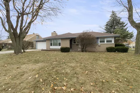 6105 W Lincoln Crk, Milwaukee, WI 53218