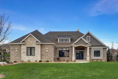 n54w20880 Carters Xing, Menomonee Falls, WI 53051