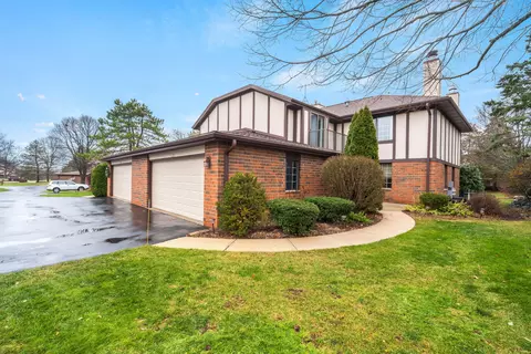 8123 Forest Hls, Franklin, WI 53132