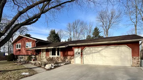 3002 Wildwood, Manitowoc, WI 54220