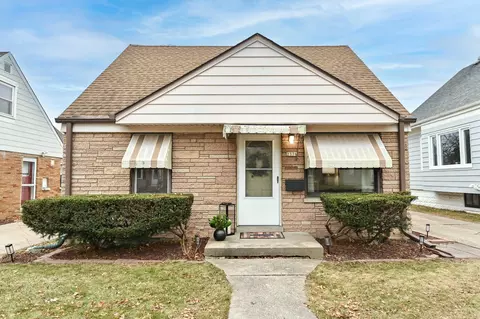 2376 S 95th, West Allis, WI 53227