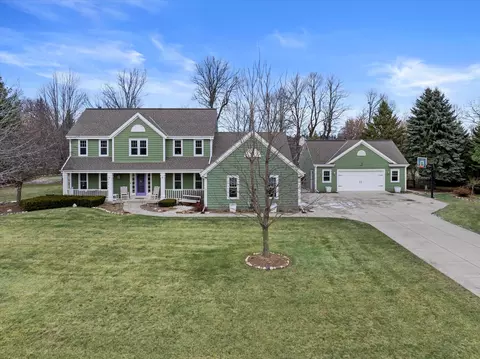 3350 Rock Rdg, West Bend, WI 53095