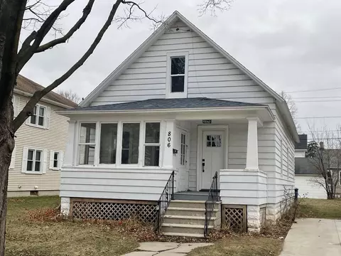 806 10th, Green Bay, WI 54304
