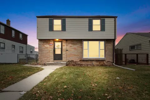2321 W Morgan, Milwaukee, WI 53221