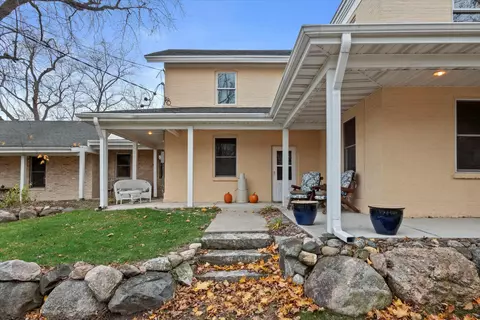 10651 S Nicholson, Oak Creek, WI 53154