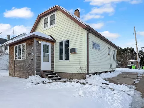 614 Bridge, Mayville, WI 53050