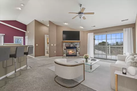 n99w14127 Seven Pnes #B, Germantown, WI 53022