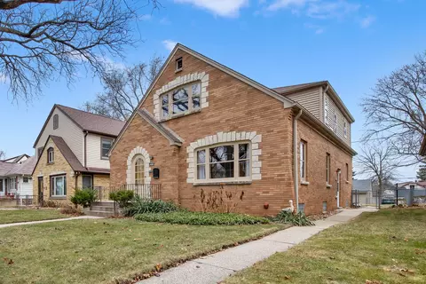 3832 S Austin #3834, Milwaukee, WI 53207