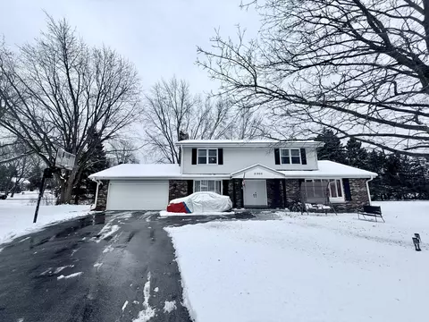 21905 King Arthurs, Brookfield, WI 53045