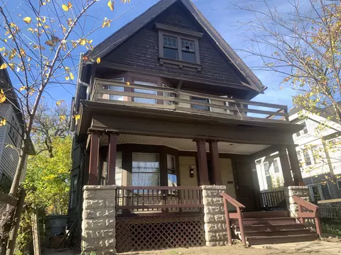 1921 N 24th #1923, Milwaukee, WI 53205