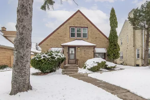 2812 W Roosevelt, Milwaukee, WI 53216