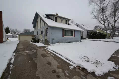 717 Michigan, Waukesha, WI 53188