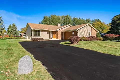 8408 W Forest Hl, Franklin, WI 53132