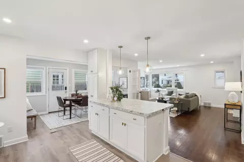 1009 Linden, Waukesha, WI 53186