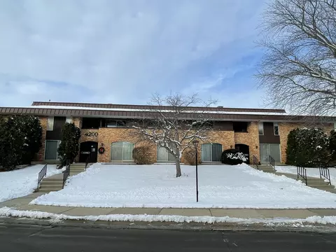 4200 W Rivers Edge #8, Brown Deer, WI 53209