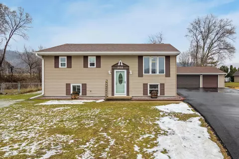 3132 Robin Hood, La Crosse, WI 54601