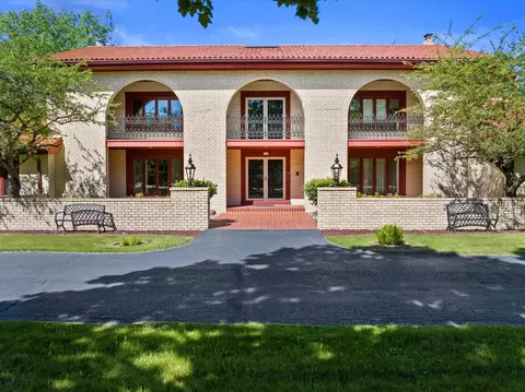 9117 N Greenbrook, River Hills, WI 53217