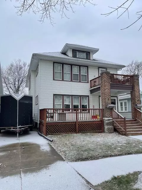 2206 Geneva, Racine, WI 53402