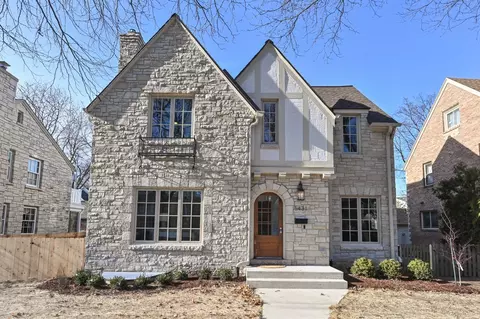 5431 N Diversey, Whitefish Bay, WI 53217