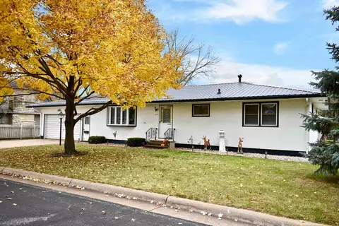915 39th, Goodview, MN 55987