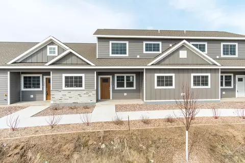 1323 Hagar, La Crosse, WI 54603