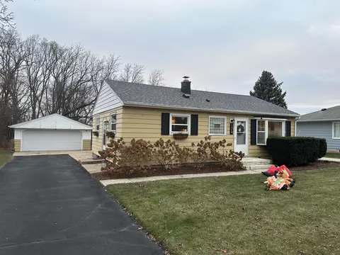 1319 Dopp, Waukesha, WI 53188